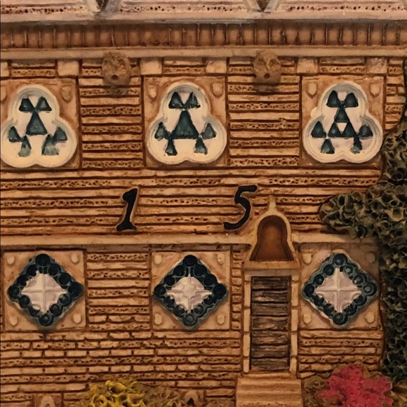 Rare Lilliput Lane The Triangular Lodge, Rushton | England Collection - Picture 2 of 9